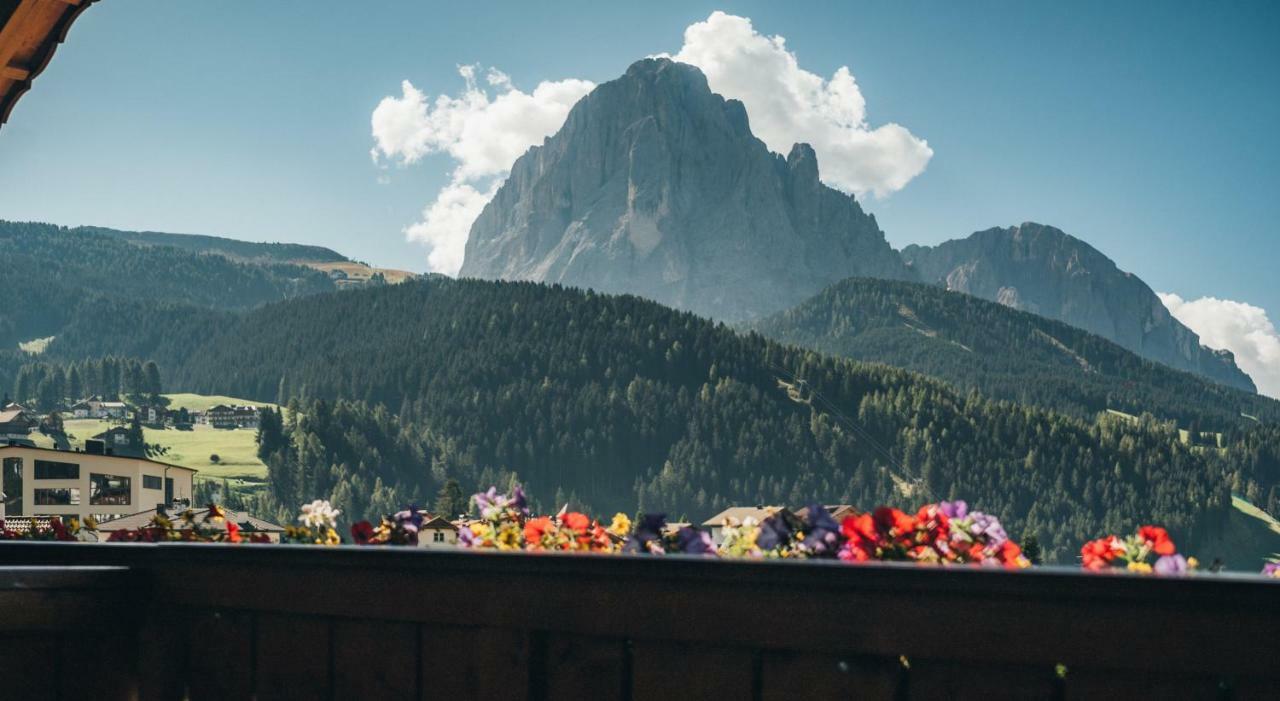 Hotel Pra Tlusel Selva di Val Gardena Kültér fotó